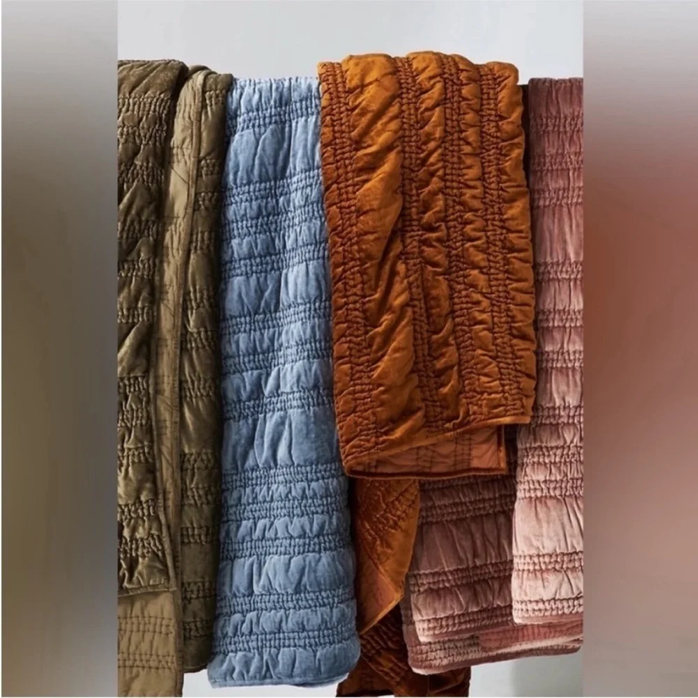 Anthropologie Lustered Velvet Alastair Quilt Size Queen NWT
